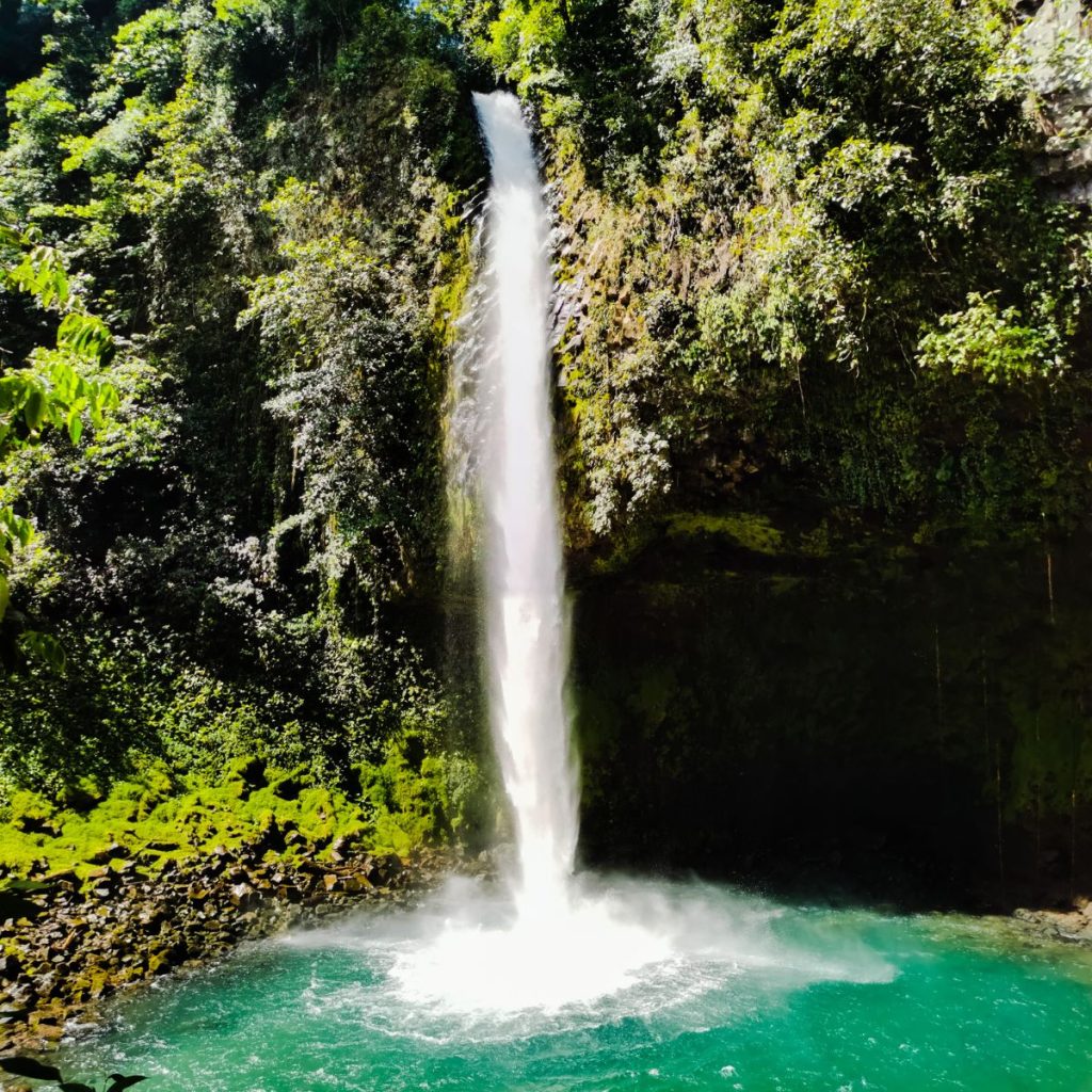 Catarata La Fortuna ()