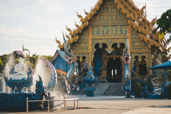 Wat Rong Suea Ten Templo azul