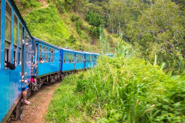 Tren Nuwara Eliya