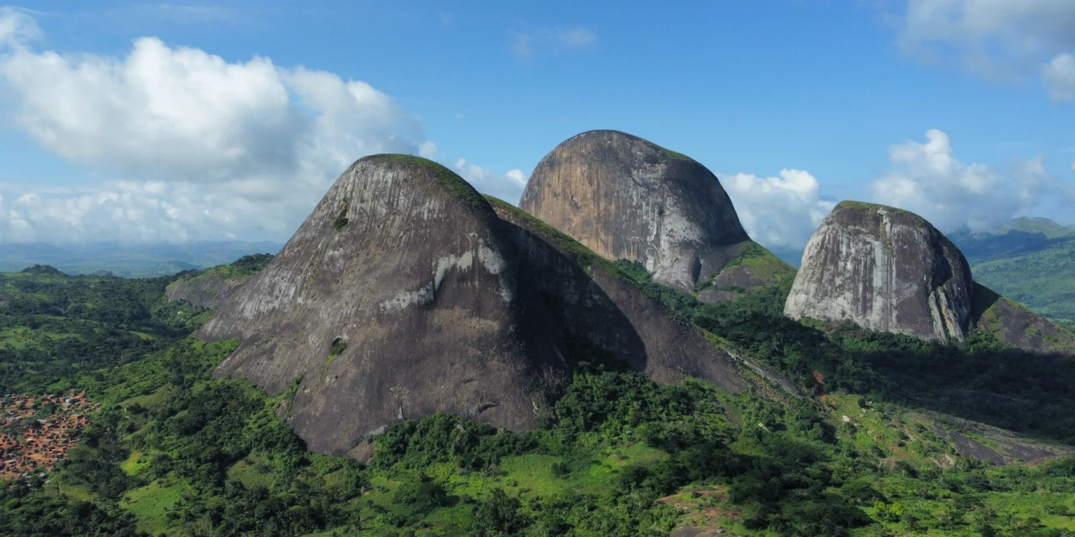 Viaje Grupal Angola Montanas Paisaje
