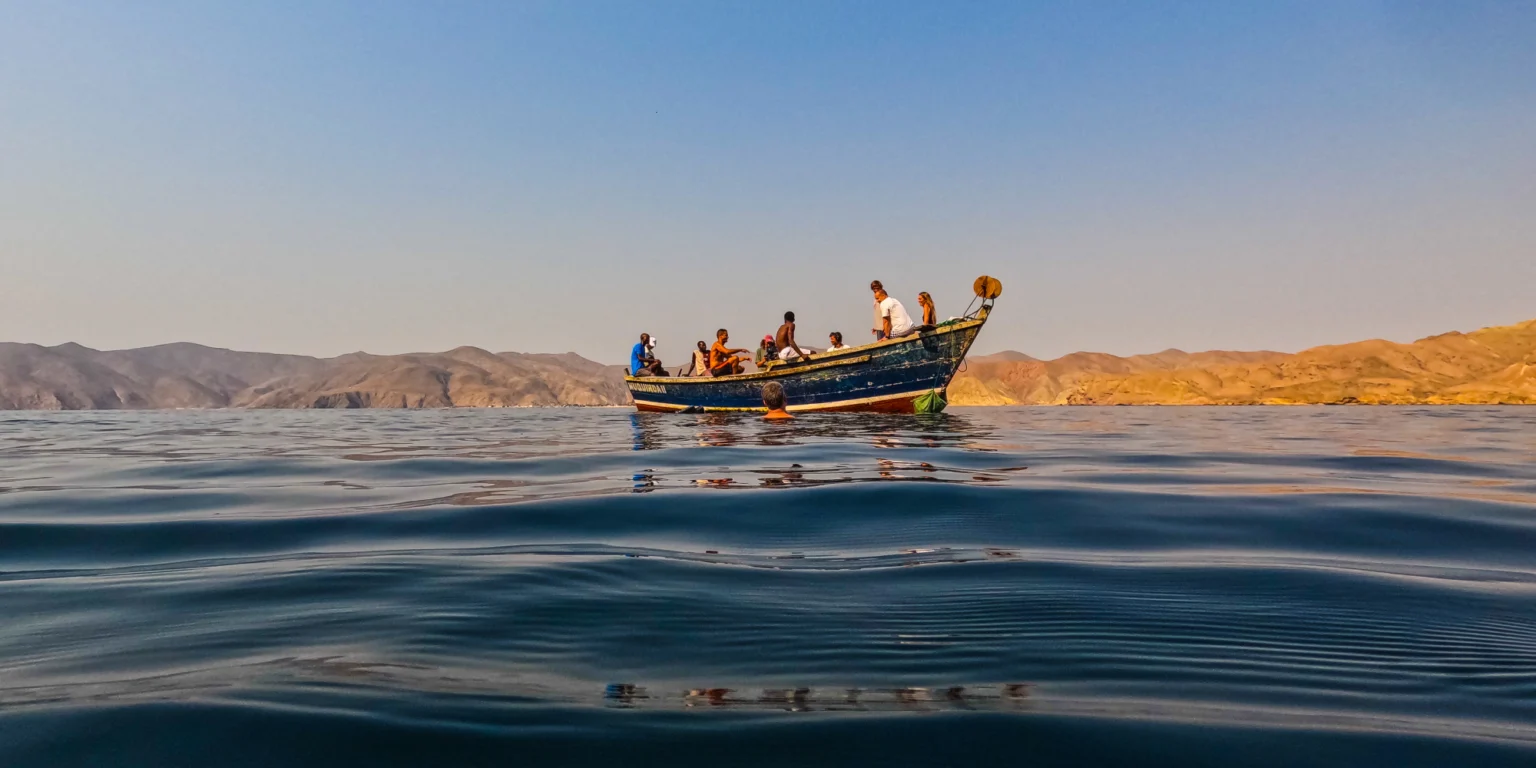 Viaje Grupal Angola Paseo Canoa